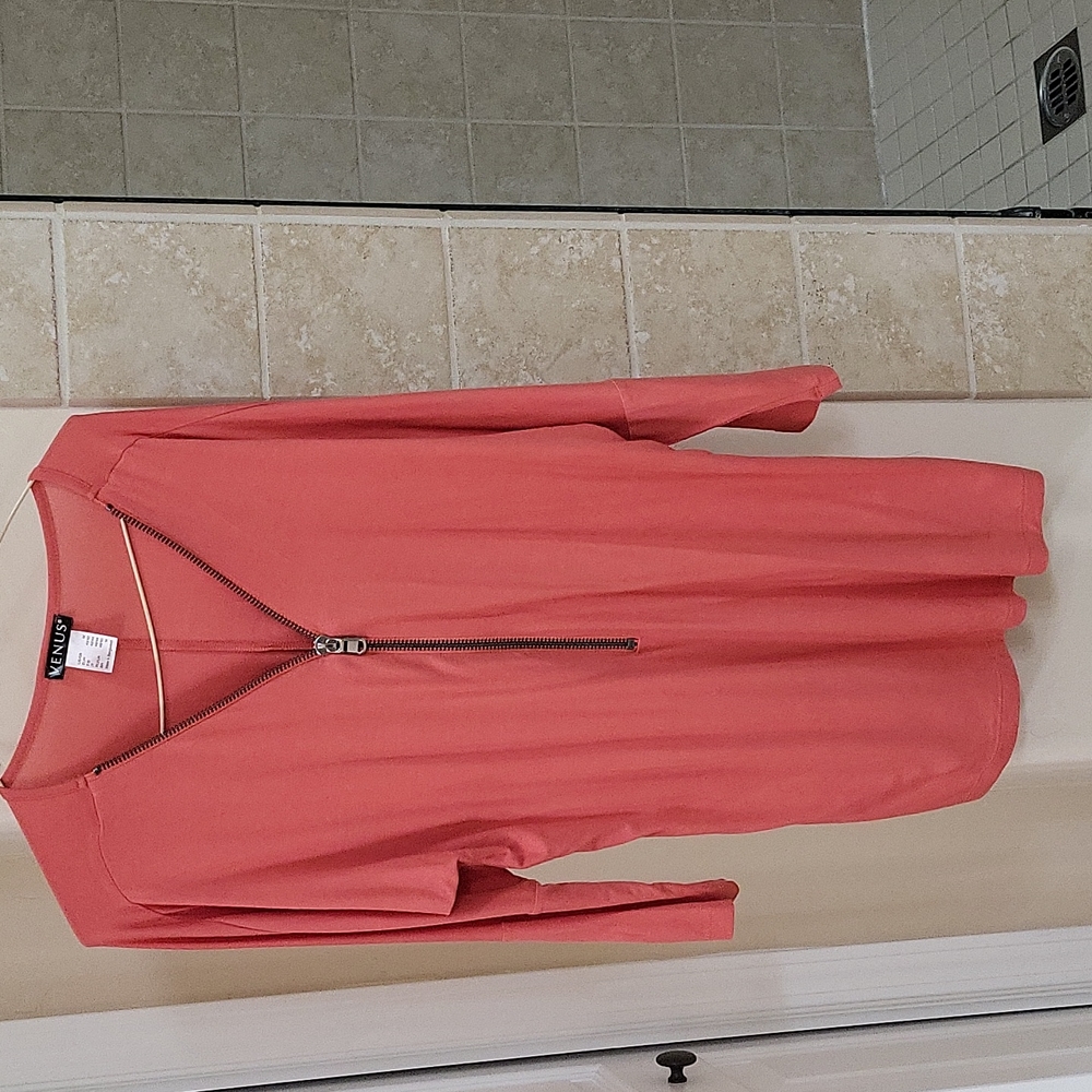 salmon zip down short